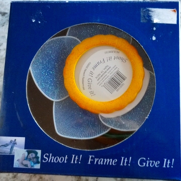 Posey Picture Frame 🌼🌿 - Picture 2 of 7